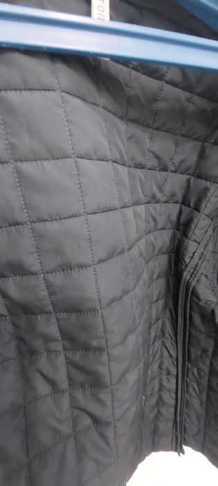 Продам легкую куртку Буттон