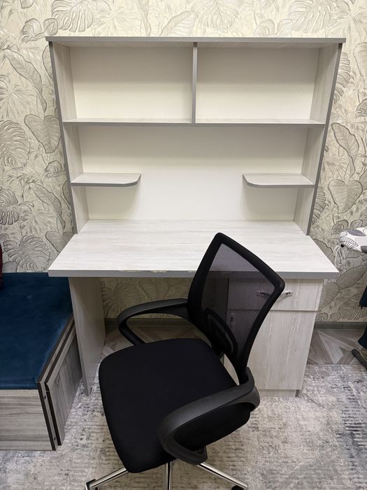 Болалар дарс таййорлайдиган стол