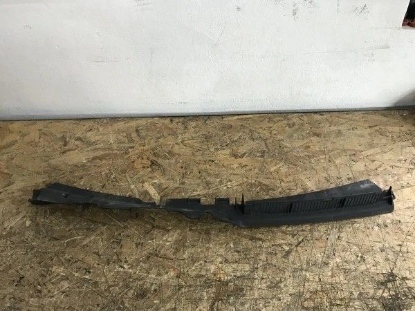 Deflector central Volkswagen Passat B6 2010 cod 3C0121330