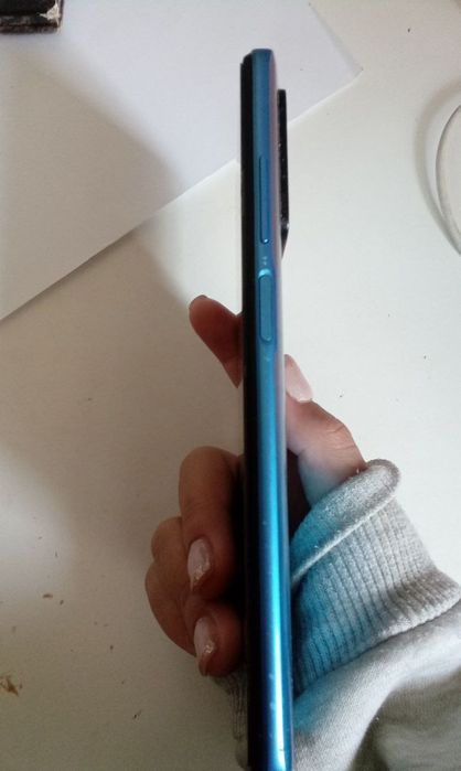 Продаёца телефон Чирчик Редми