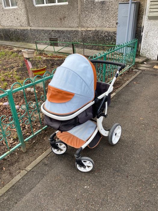 Коляска в хорошем состоянии