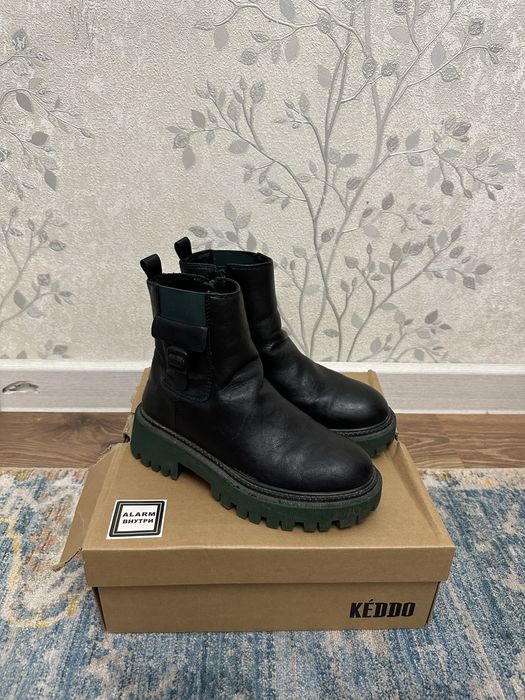 Продам сапоги для девочка