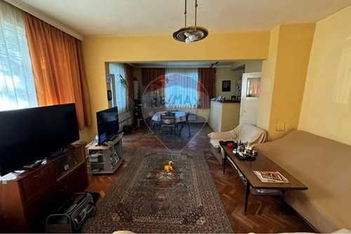 Продава се Етаж от къща в Шумен, Пожарната - 110 кв.м за 1395 €/кв.м - Снимка #1