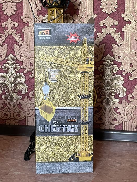 Игрушечный кран новый