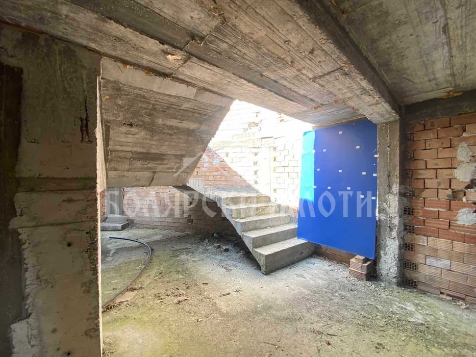 Продава се Къща в с. Леденик, Област Велико Търново - 300 кв.м за 1067 €/кв.м - Снимка #17