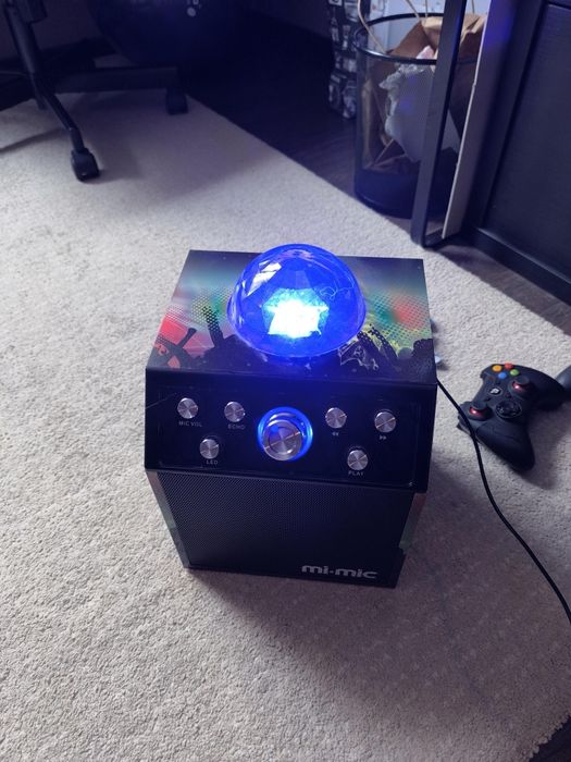 Караоке система. С батерия и 2микрофона