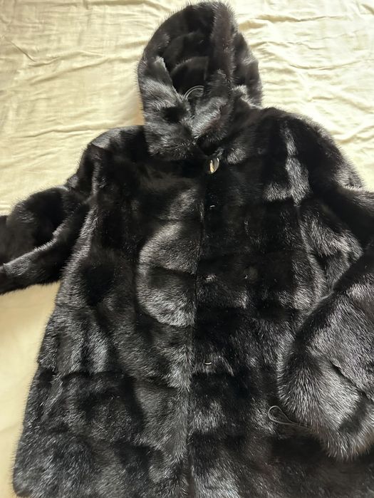 Продам шубу женскую