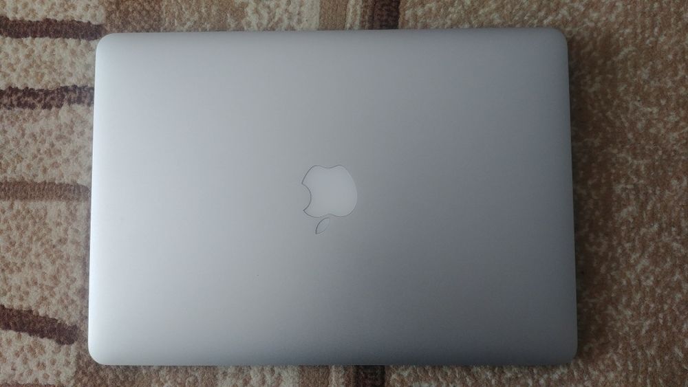 Macbook 13 inch mid 2013