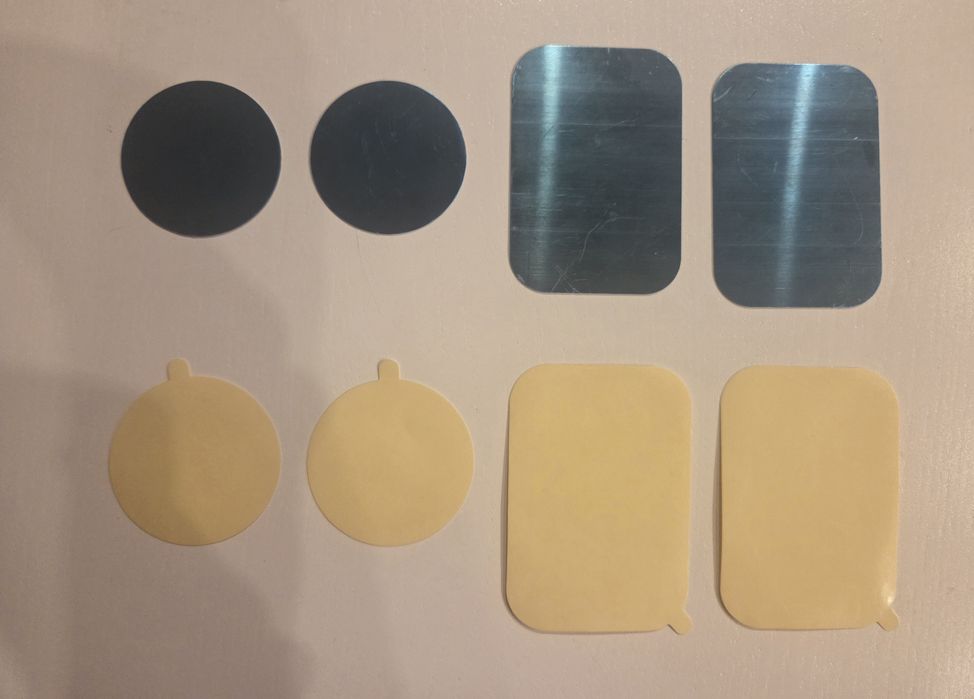 Set magneți suport auto culoare argintiu + film de protecție