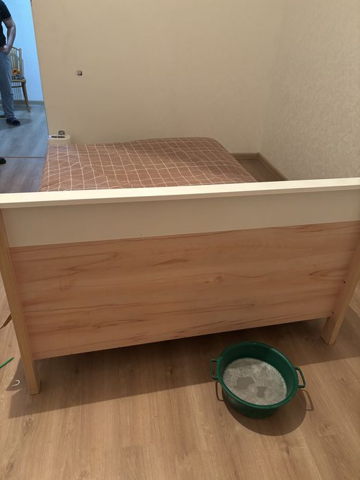 Двухспальная кровать