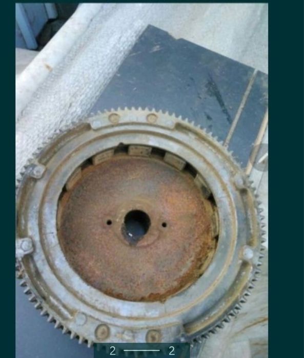 Volanta marca briggs stratton pentru tractor de tuns gazon.