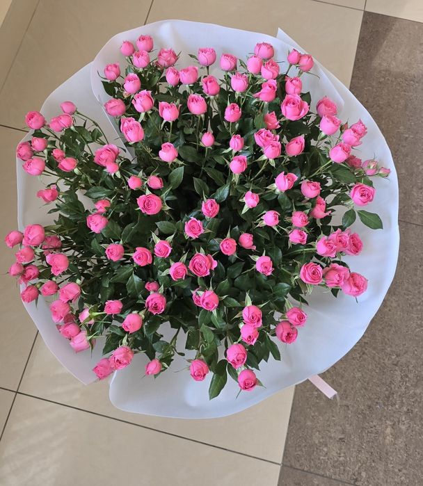 Продам букет кустовых роз