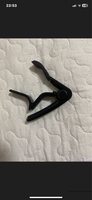 Gitara yaxshi qirilgan joyi yoq