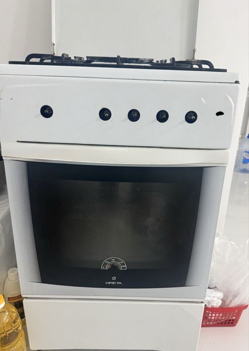 Продам газ плиту.