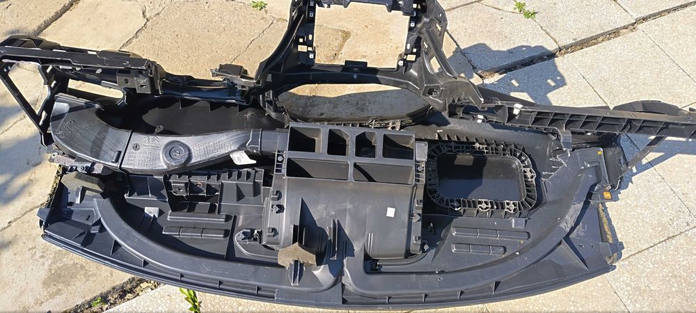 Части за Пежо 308 Т9