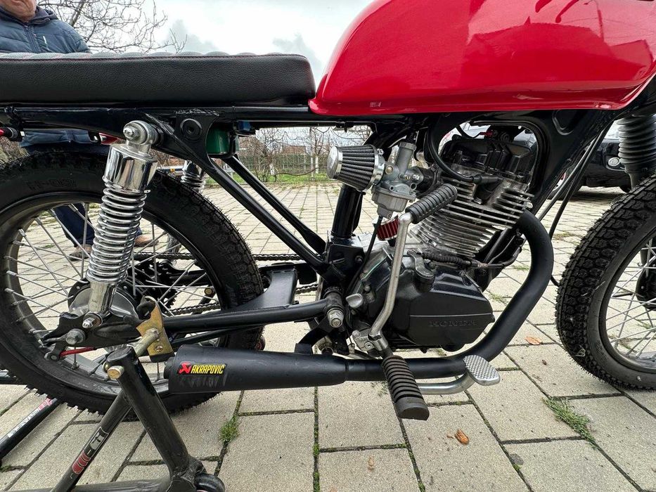 Motocicleta Honda CG 125 Custom Unicat / Cafe racer / Brat Style
