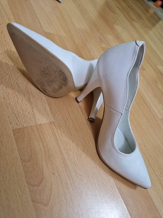 Pantofi albi de piele