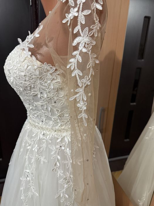 Vând rochie mireasă tip prințesă