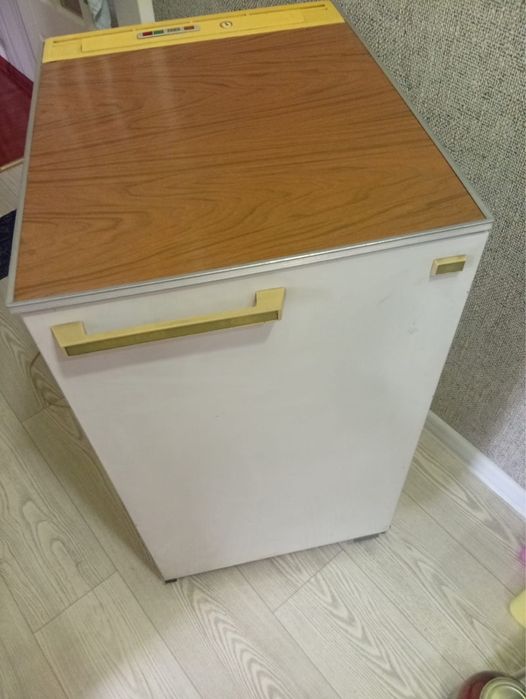 Продам морозильник
