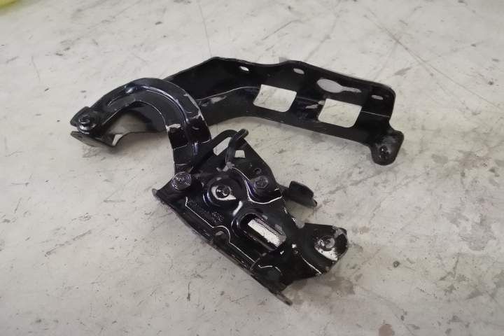 Оригинална Дясна Капачка На Панта На Mercedes-Benz / Mercedes-Benz C-C