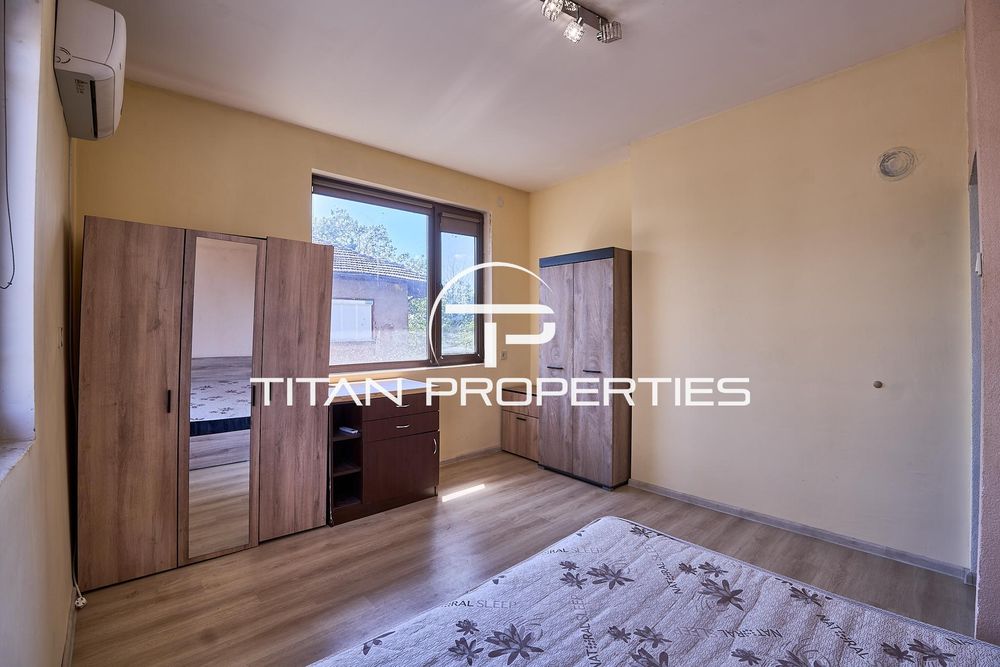 Тристаен апартамент под наем в Център