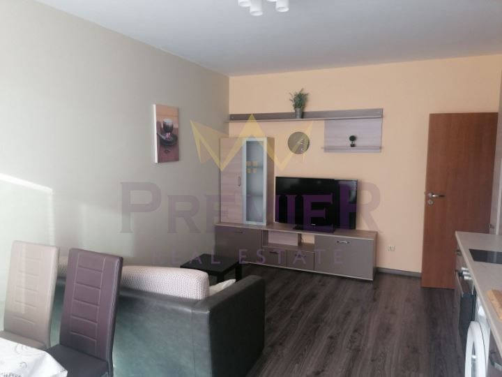 Дава се под наем Двустаен апартамент в Варна, Левски - 50 кв.м за 435 € - Снимка #1