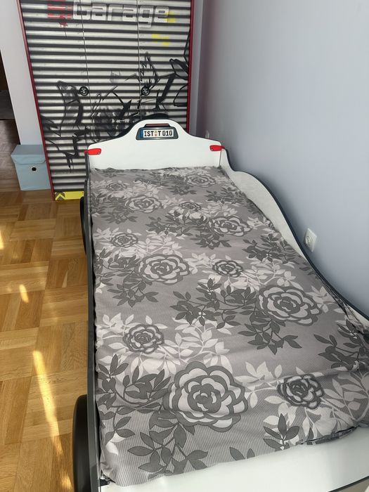 Детски гардероб и кола легло Чилек