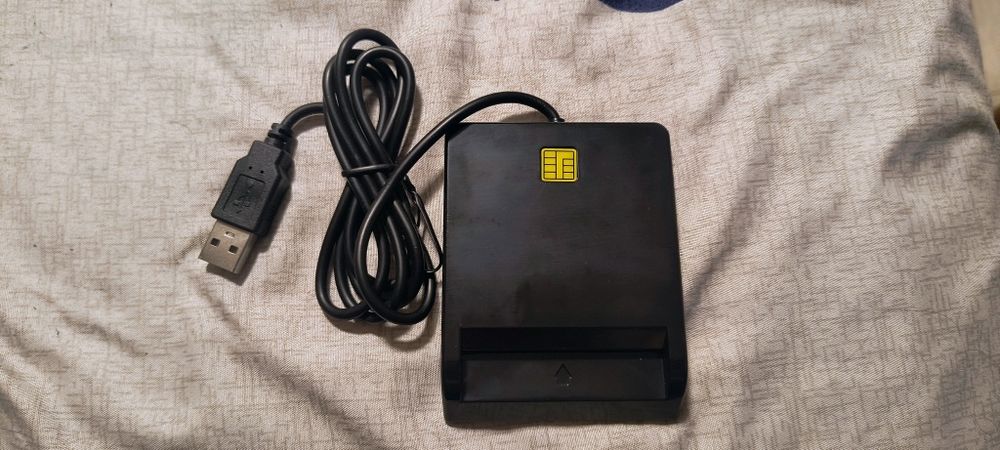 Vand cititor pentru noile Cărți electronice de identitate