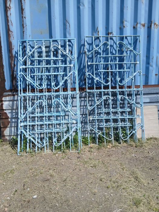 Продам металлические решётки на окна 106-210, 7 штук.