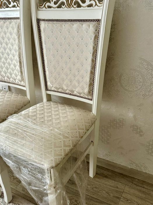 Стулья для гостиный, стол