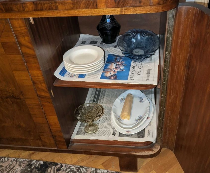 Bufet comoda vitrina an 1930 VINTAGE lemn masiv nuc, Art Deco UNICAT
