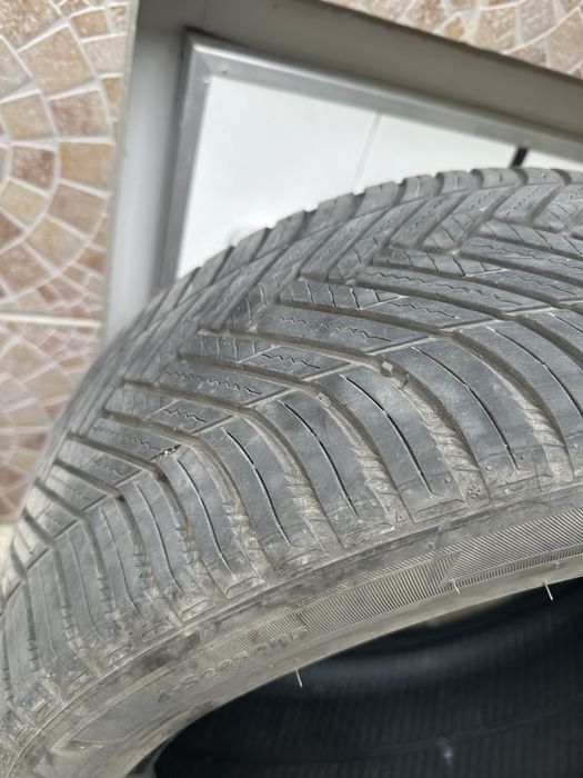 2 бр. 235/45/18 hankook всесезонни