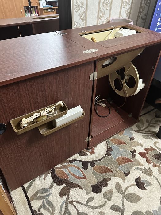 Швейная машинка Чайка 143