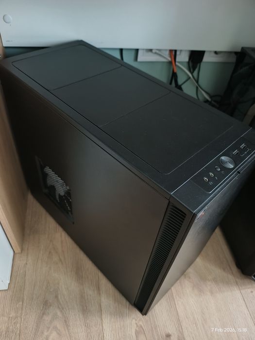 Carcasă Fractal Design Define R5 – Antifonată, Premium, Ideală pentru
