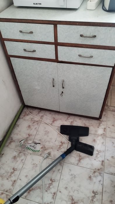 Подарявам мебели