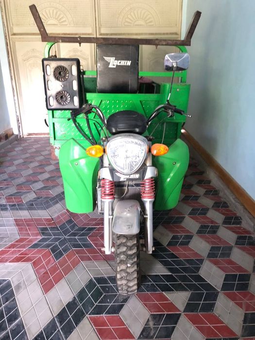 Lochin motosikl sotiladi