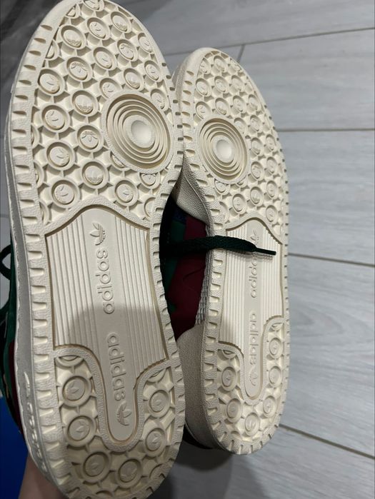 Продам кроссовки