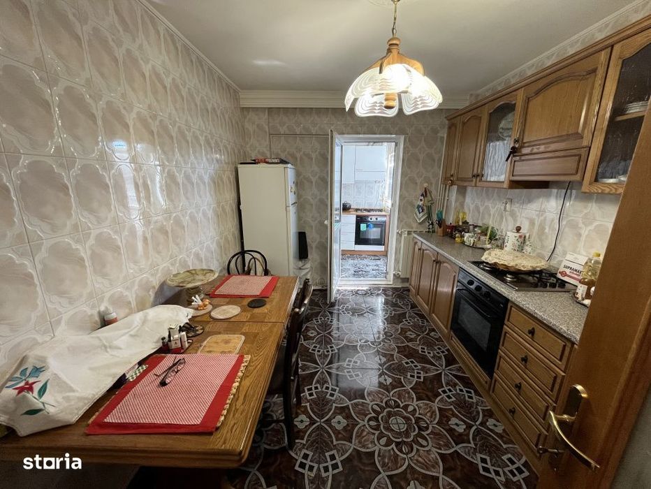 Fasleza nord, str Unirii, apartament cu 4 camere, decomandat, et 3/4!