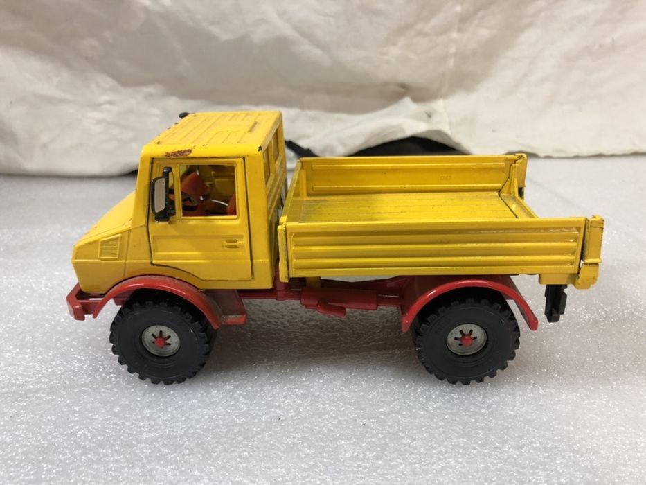 Метално камионче