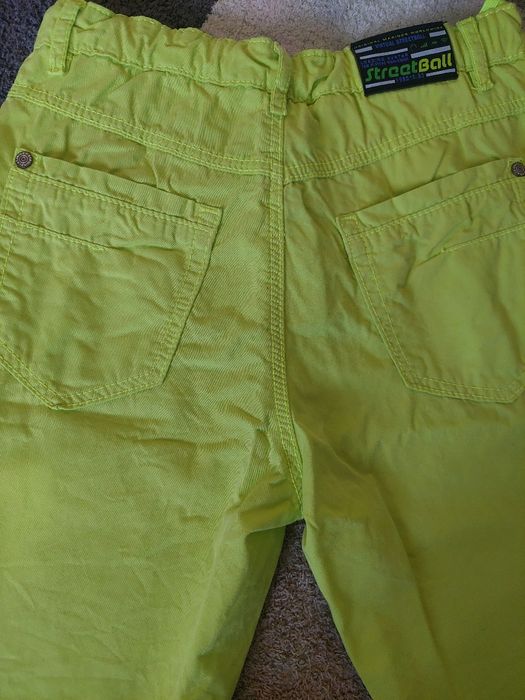 Къси панталони и блуза