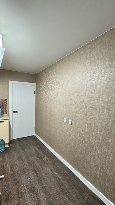 Поклейка обоев от 500-800