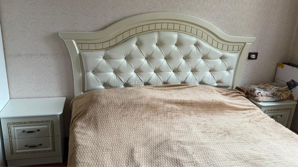 Продам 2х спальную кровать