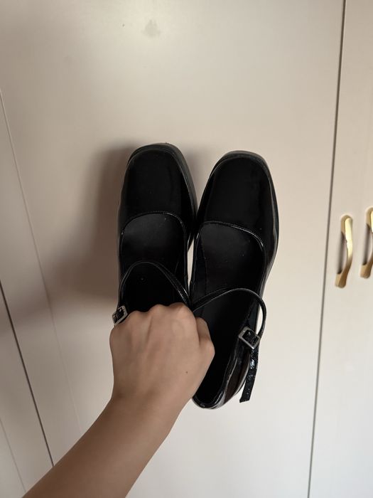 Новые стильные туфли
