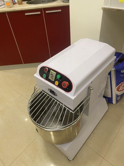 Тестомесачка професионална!