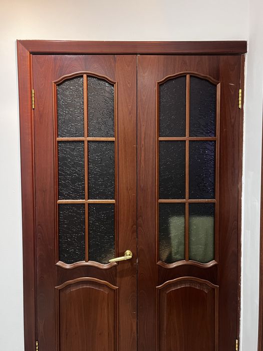 продаю 7 дверей срочно