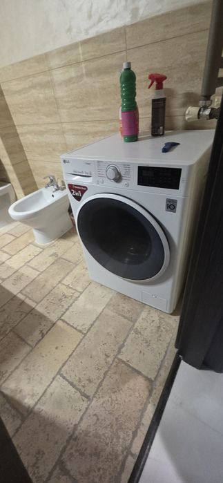 Masina de spălat rufe LG direct drive cu uscător