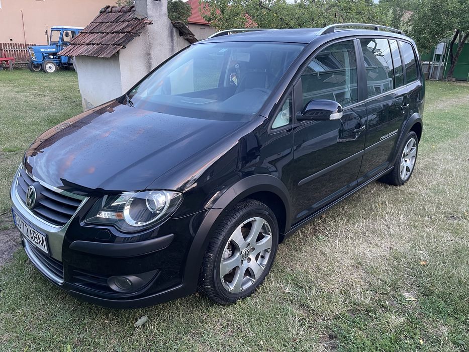 VW Cross Touran motorizare 2.0 diesel