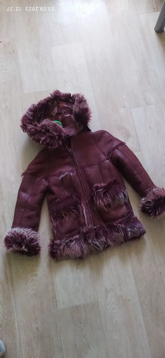 Продам дублёнку детскую 4-7 лет