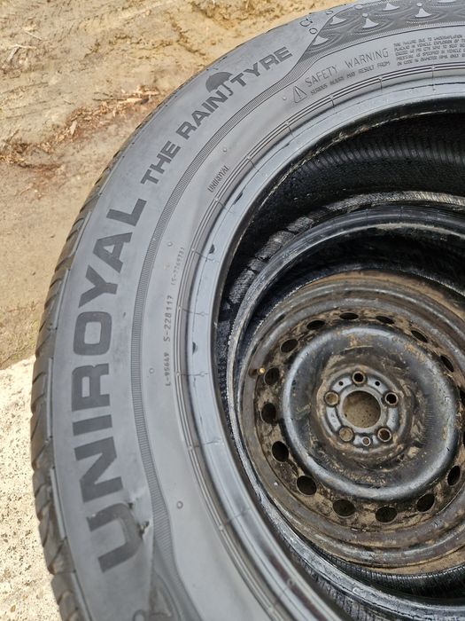 205 60 16 vara Uniroyal 2021