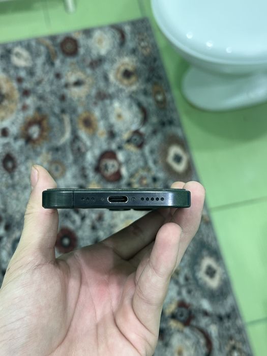 iphone 15.  проо